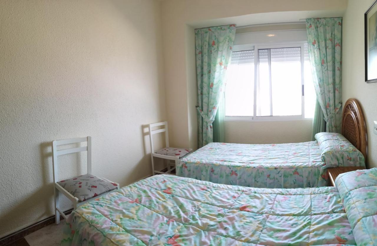 Apartamento A Pie De Playa-Edificio Bonaire Гандия Екстериор снимка
