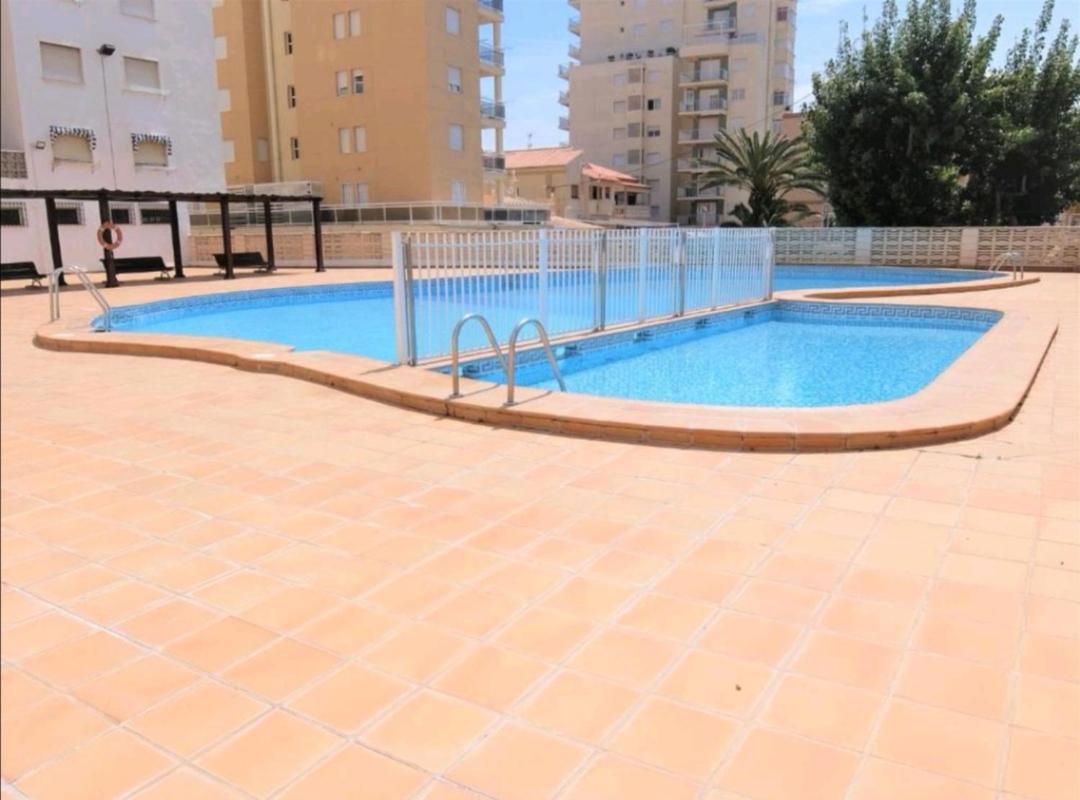 Apartamento A Pie De Playa-Edificio Bonaire Гандия Екстериор снимка